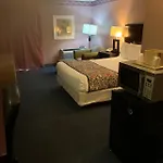 Lincoln Inn Express Hotel And Suites