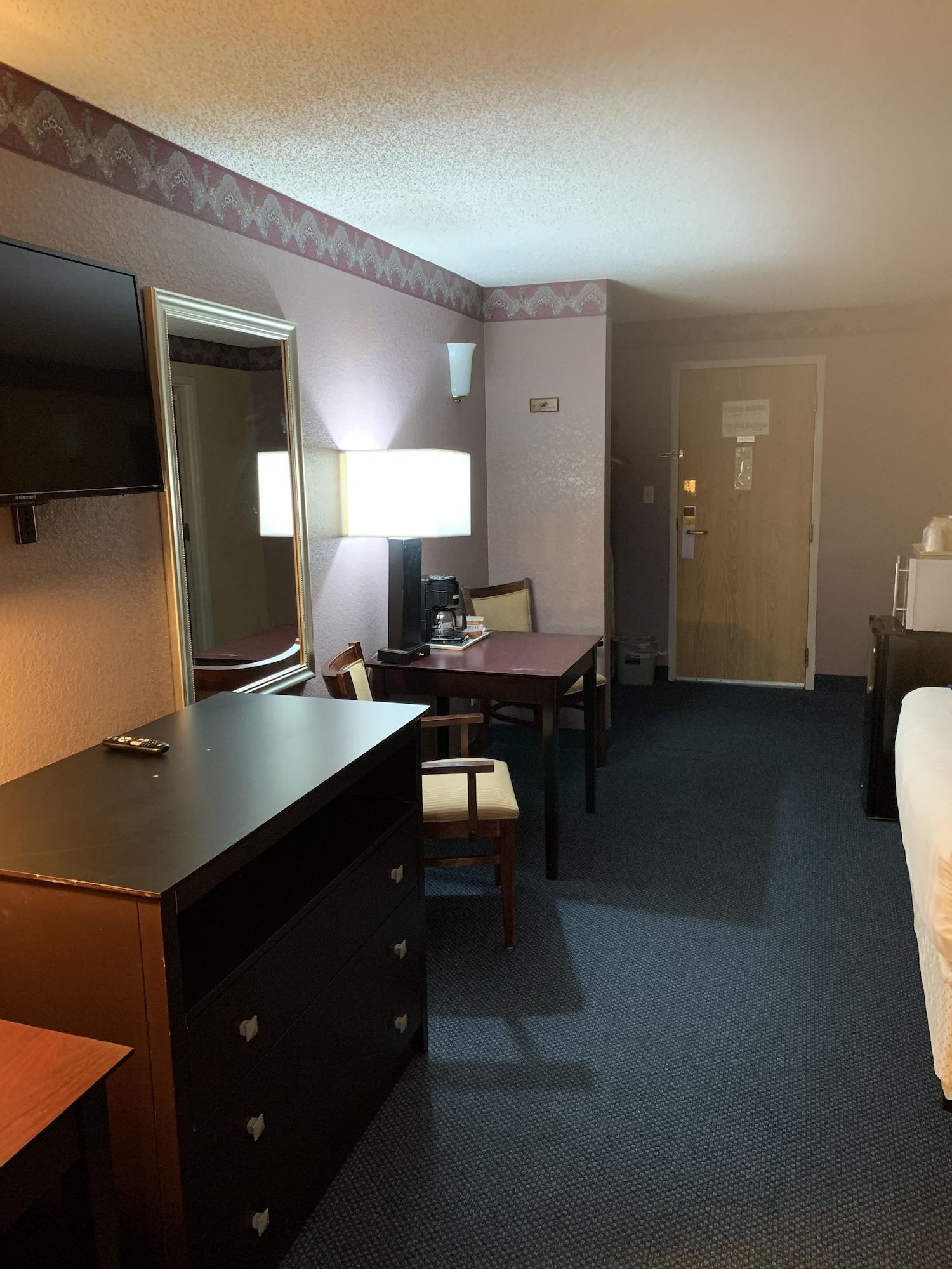 Lincoln Express And Hotel