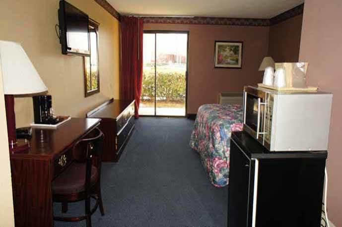 Lincoln Express And Hotel