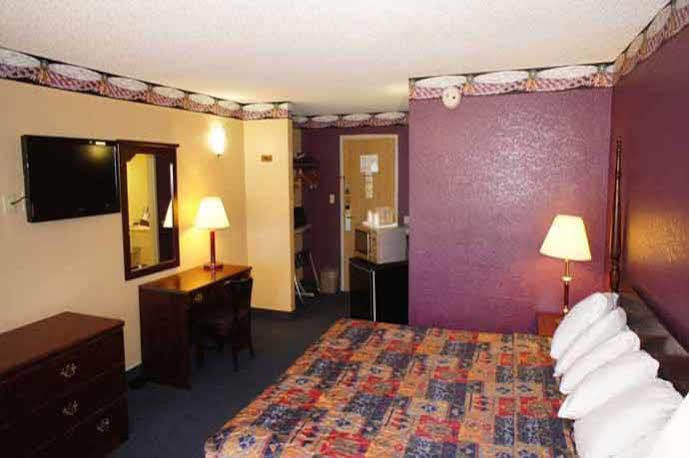 Lincoln Express And Hotel